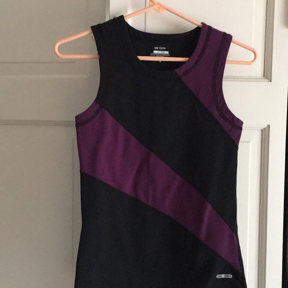 One Tooth black & plum exercise tank